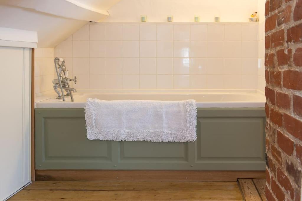 Wren Cottage, A Very Cosy Historic Coastal Cottage In A Pretty Little Village Wickham Market Exteriér fotografie